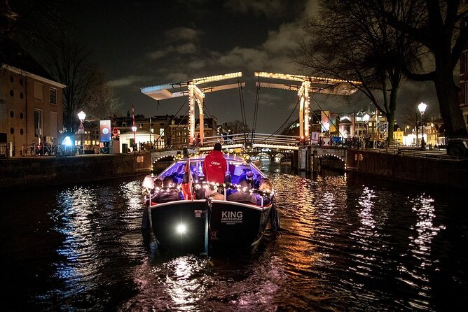 Amsterdam Canal Cruise With Live Guide and Unlimited Drinks - Is $20.40 good value?
