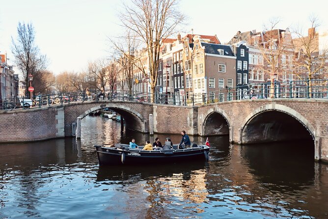 Amsterdam Canal Tour by Open Boat – 90 min Small Group Experience - Modern Architecture And The Oldest Park