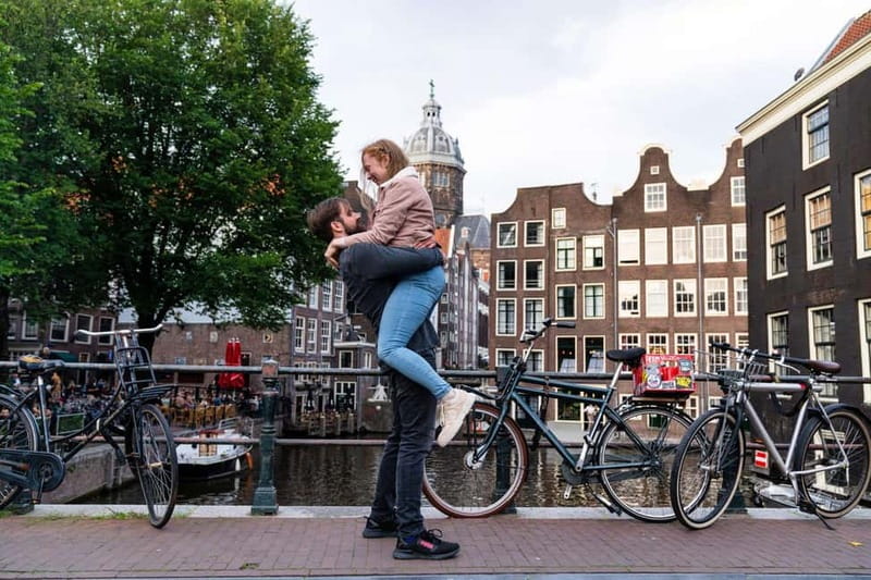 Amsterdam Canals Photoshoot: Private Solo, Family or Couples - Why a short Amsterdam photoshoot can be worth your time