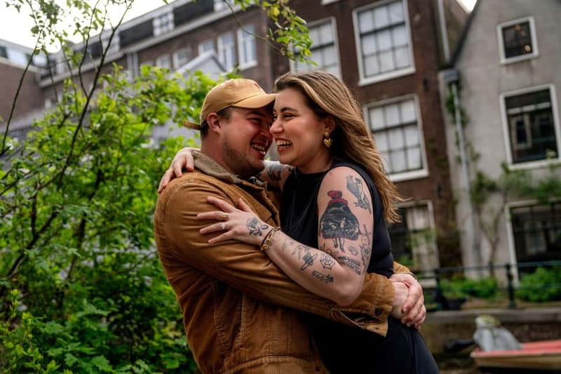 Amsterdam Canals Photoshoot: Private Solo, Family or Couples - Stop one: Damrak and the classic Amsterdam view