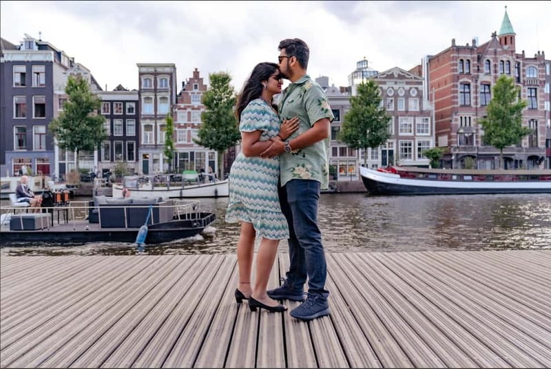Amsterdam Canals Photoshoot: Private Solo, Family or Couples - What the photographer adds to the experience