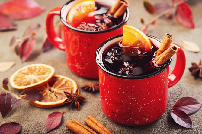 Amsterdam Christmas Walk with hot drink and Dutch treat - Noordermarkt is a practical final stop