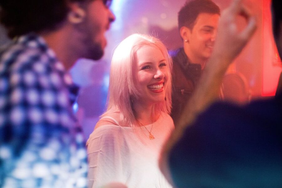 Amsterdam: City Center Bar Crawl and Nightlife Experience - The night begins with a social push