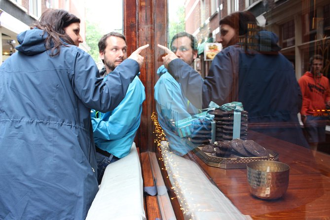 Amsterdam: City Center Walking Tour in italian - Starting at Dam Square with a local point of view