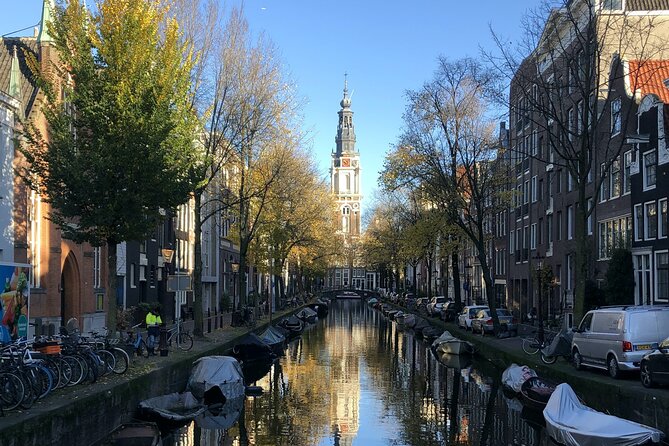 Amsterdam: City Center Walking Tour in italian - Kalverstraat shows Amsterdam’s everyday shopping side