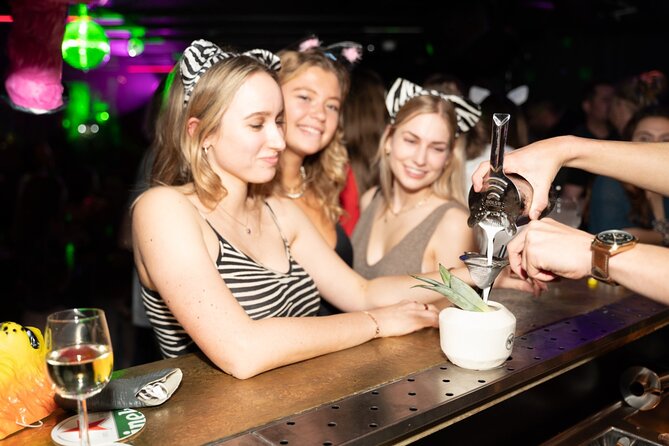 Amsterdam: City Centre Bar Crawl and Nightlife Experience - What this Amsterdam bar crawl is really like