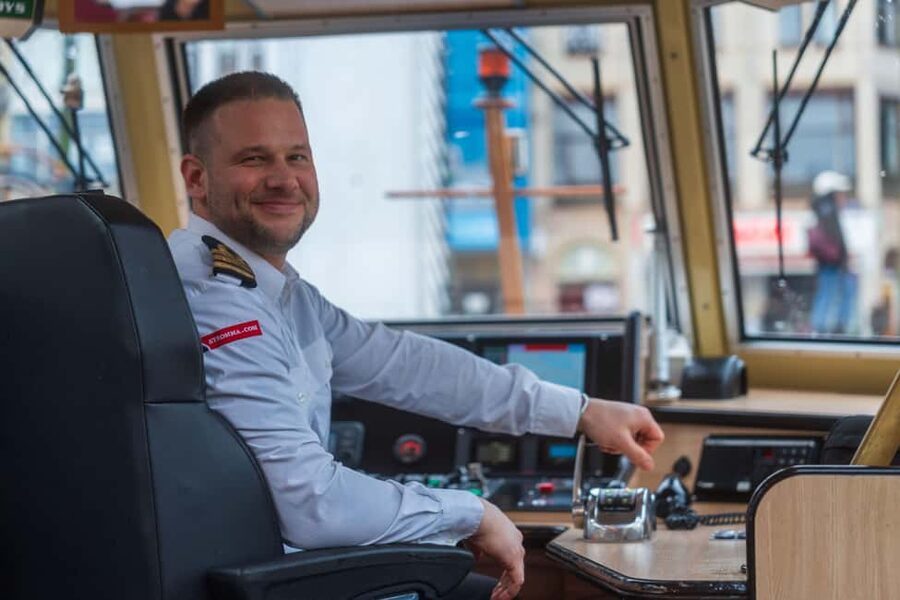 Amsterdam: City Centre Canal Cruise & Free Flower Cocktail - Why Amsterdam’s canals are the right place to start