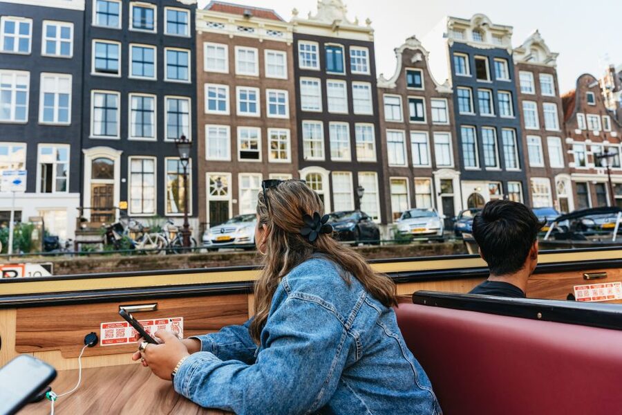 Amsterdam: City Centre Canal Cruise & Free Flower Cocktail - The Canal Belt and its 17th-century houses