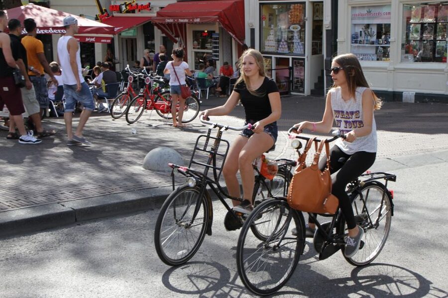 Amsterdam: City Highlights Bike tour - Starting at Beursplein near Bistro Berlage
