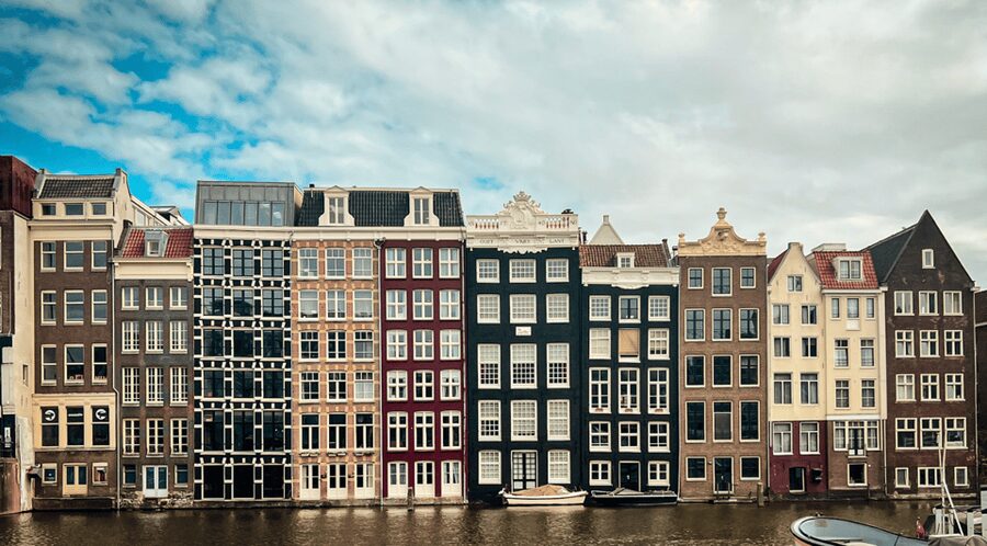 Amsterdam: City Highlights Walking Tour - Who should book this Amsterdam walk?