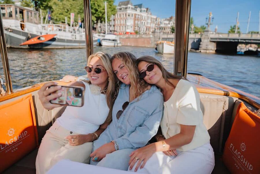 Amsterdam: Classic Boat Cruise with Optional Cheese & Wine - Leliegracht, the Old Harbor, and the Red Light District