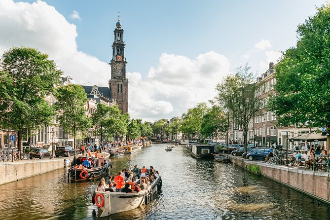 Amsterdam Classic Saloon Boat Canal Cruise with Live Guide - Why a one-hour canal cruise works well