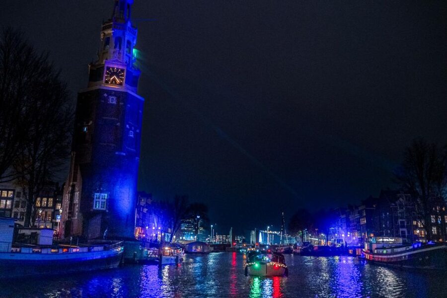 Amsterdam: Cozy Evening Canal Cruise With Open Bar Option - NEMO and Amsterdam’s eastern waterfront
