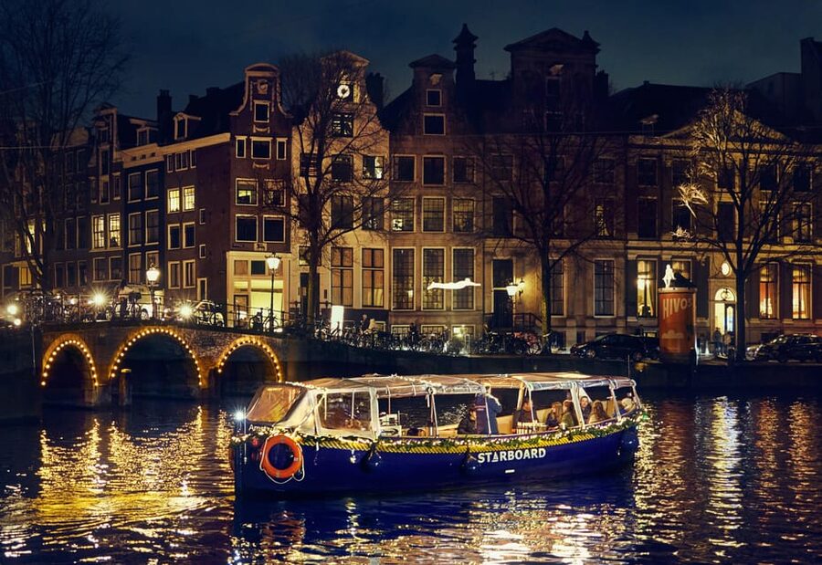 Amsterdam: Cozy Evening Canal Cruise With Open Bar Option - Prinsengracht, the Nine Streets, and Rokin