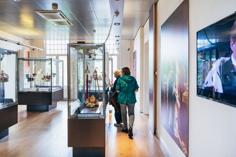 Amsterdam: Diamond Museum Entrance Ticket - Starting at Paulus Potterstraat 8