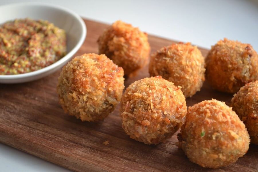 Amsterdam: Dutch Bitterballen and Croquette Tasting - Finding the former first-class waiting room at Amsterdam Centraal
