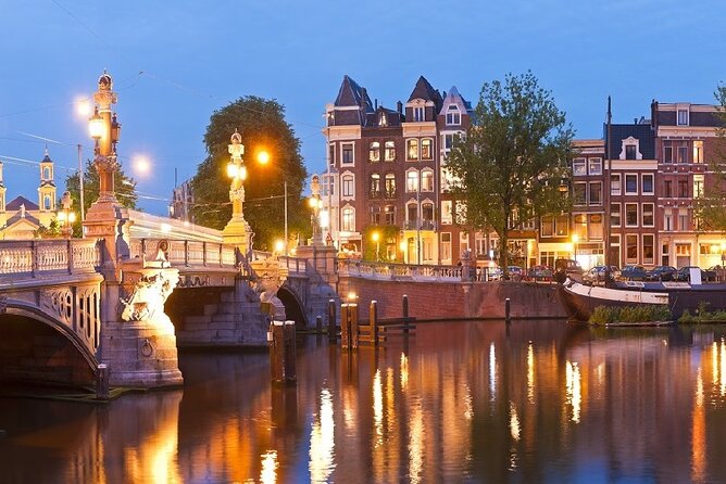 Amsterdam: Dutch Cheese and Wine Tasting Cruise - Entering the Jordaan for the final stretch