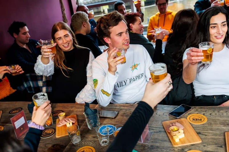 Amsterdam: Dutch Craft Beer Tasting with cheese and snacks - How the mystery format changes the mood