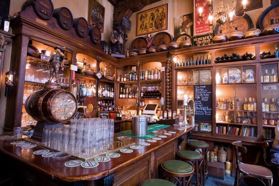 Amsterdam: Exclusive Red Light District Tour and Drink - Key points at a glance