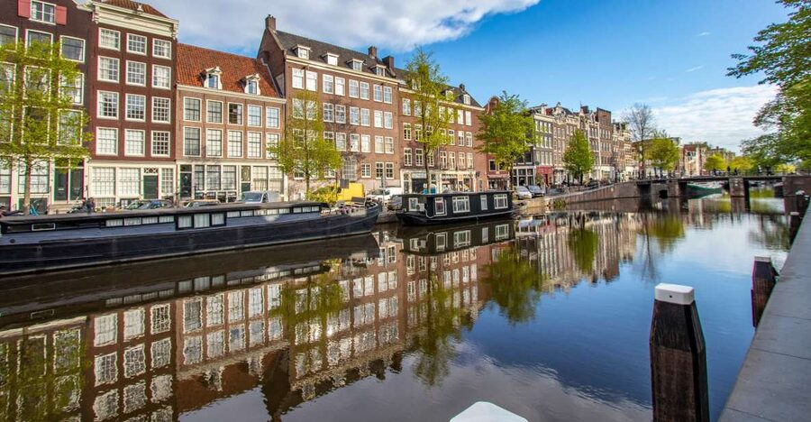 Amsterdam: Express Walk with a Local in 90 minutes - Key points to know before booking