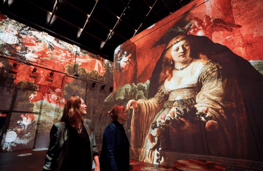 Amsterdam: Fabrique des Lumières Dutch Masters Ticket - What it feels like inside the hall