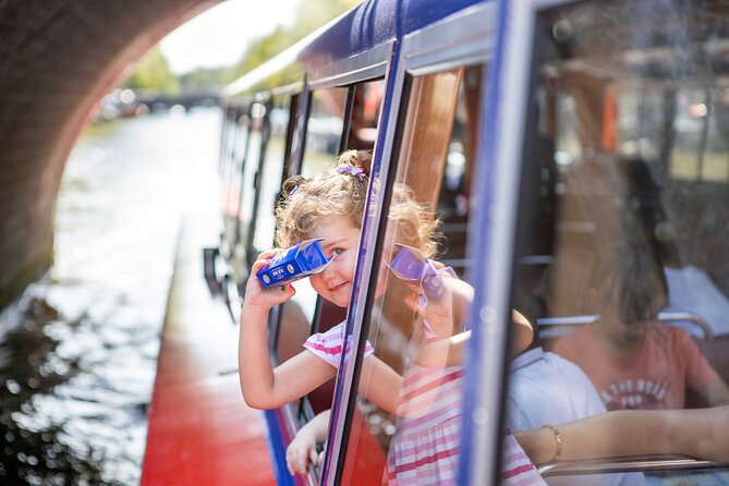 Amsterdam Family-Friendly Canal Cruise with Snackbox Option - The family setup, from audio stories to snackboxes