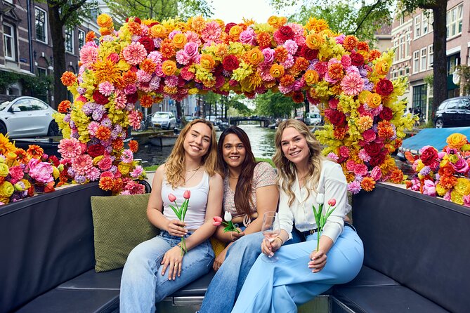 Amsterdam Flower Boat Canal Cruise with Local Guide - The seven bridges viewpoint