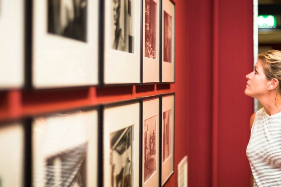 Amsterdam: Foam Photography Museum Admission Ticket - Arriving at 609 Keizersgracht