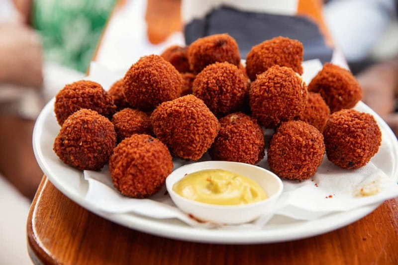 Amsterdam: Food and Canal Tour - Guides make the difference