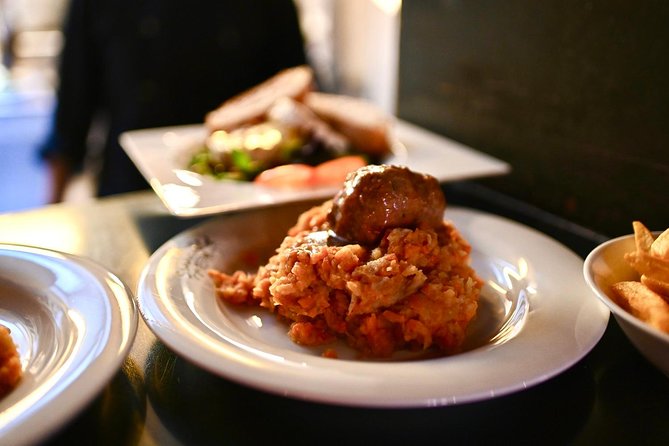 Amsterdam Food Tour of 10+ Local Classic Tastings in Jordaan Area - Guides make the biggest difference