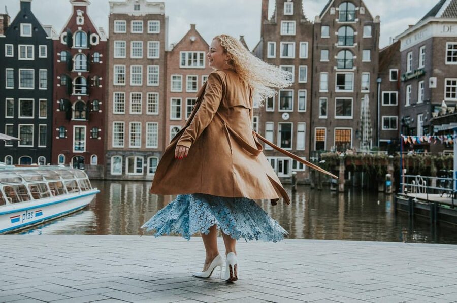 Amsterdam: Full private photosession around the city - Candid photography instead of selfie duty
