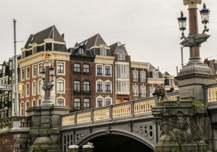 Amsterdam: German Canal Cruise with Unlimited Drinks Option - Herengracht and the canal belt