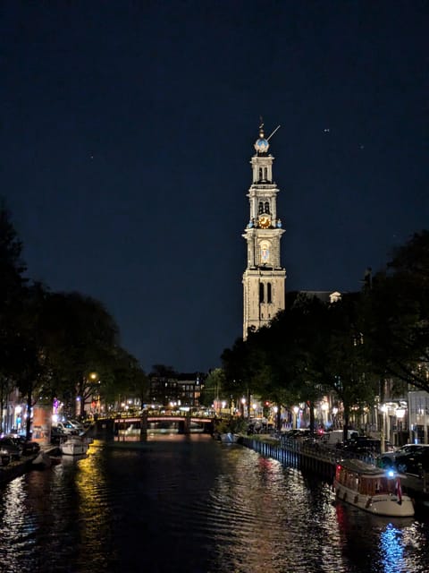 Amsterdam: Ghastly Grachten: ghost stories&dark history tour - Huis met de Hoofden and its unsettling name