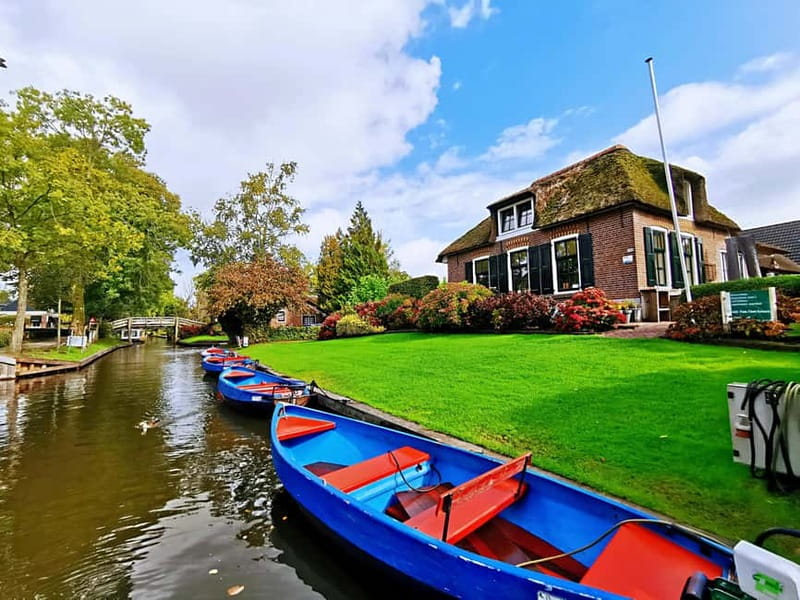 Amsterdam: Giethoorn, Afsluitdijk and Zaanse Schans Day Trip - Afsluitdijk: thirty minutes with Dutch water engineering
