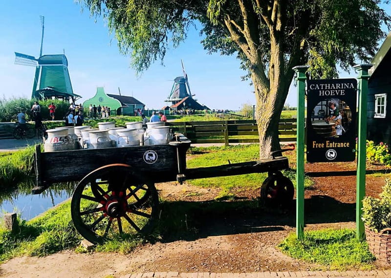 Amsterdam: Giethoorn, Afsluitdijk and Zaanse Schans Day Trip - Giethoorn by boat: the day’s most peaceful hour