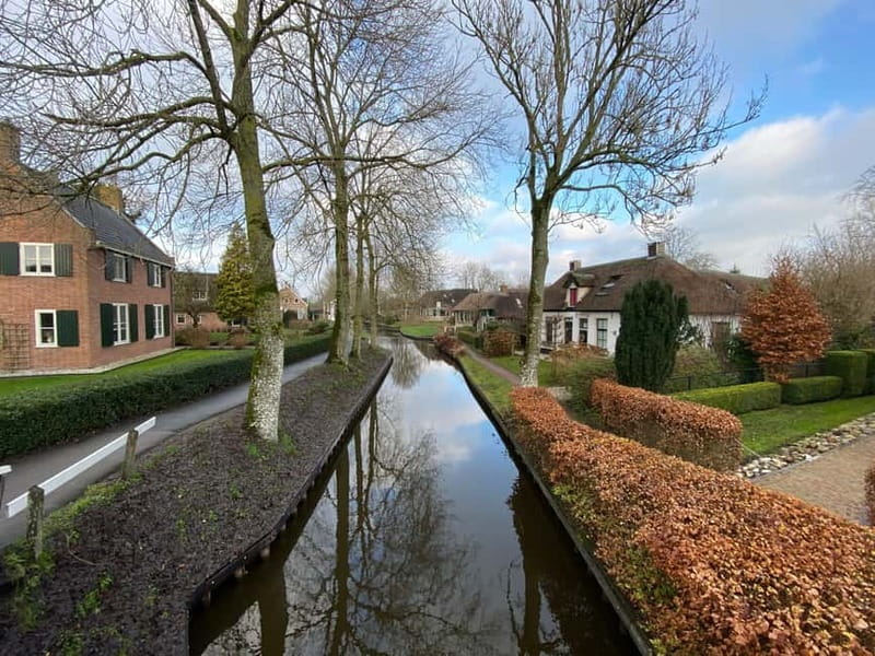 Amsterdam: Giethoorn, Afsluitdijk and Zaanse Schans Day Trip - What the $152 price really covers