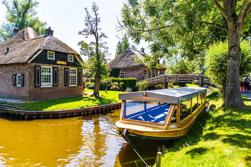 Amsterdam: Giethoorn Day Trip with Boat Tour - Key points to know before booking