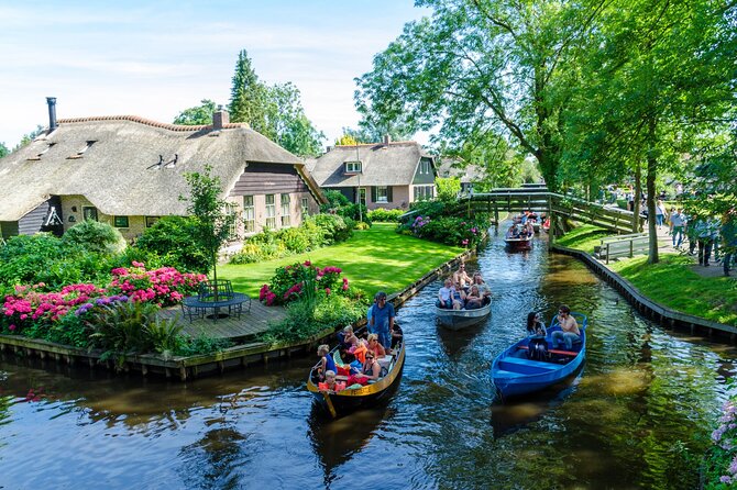 Amsterdam: Giethoorn Tour Scenic Cruise, Cheese & Free Time - Why Giethoorn makes a good break from Amsterdam