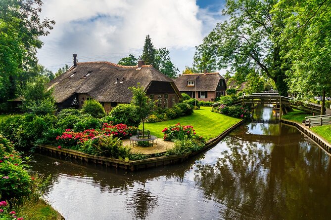 Amsterdam: Giethoorn Tour Scenic Cruise, Cheese & Free Time - The two-hour coach ride to Giethoorn