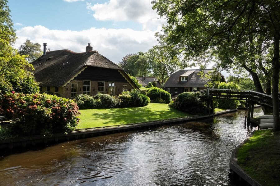Amsterdam: Giethoorn Tour Scenic Cruise, Cheese & Free Time - Who will enjoy this day trip most?