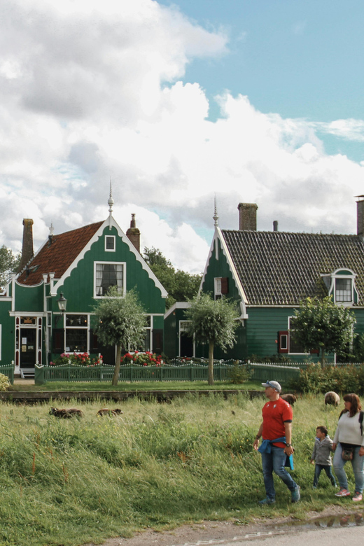 Amsterdam: Giethoorn & Zaanse Schans Small Group Day Trip - Three hours at Zaanse Schans: how to use the time