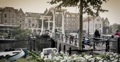 Guided City Bike Tour in French