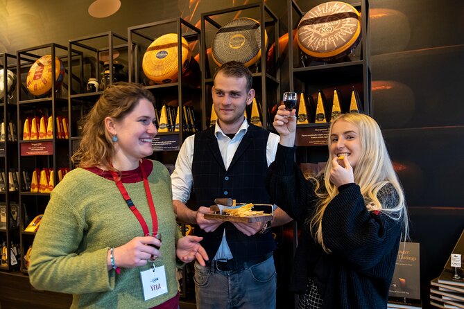 Amsterdam : Guided Cultural Food Tour - Dam Square and the city’s beginnings