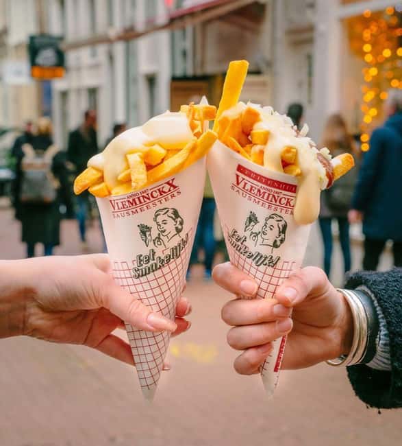 Amsterdam: Guided Cultural Food Tour in German or English - Begijnhof, a quiet finish to the route
