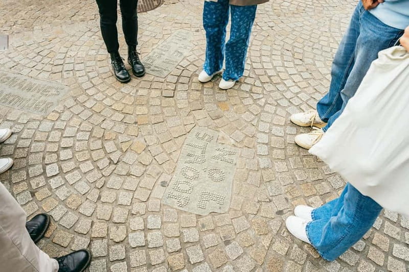 Amsterdam: Guided Cultural Walking Tour - Begijnhof, the quiet center of the route