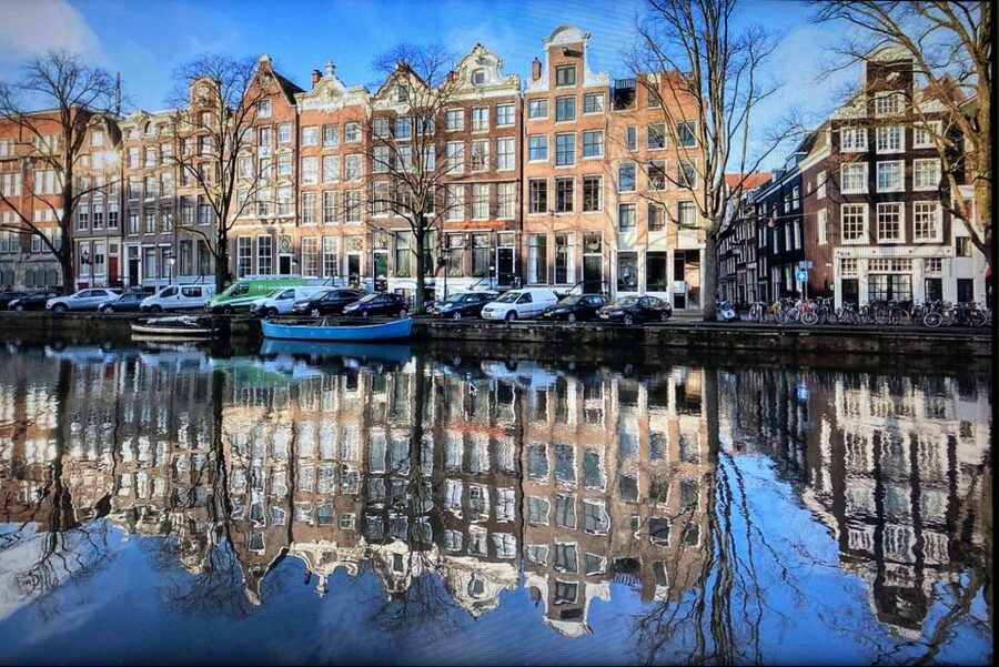 Amsterdam: Guided Off-The-Beaten-Track Walking Tour - Anne Frank House and Westerkerk from the outside
