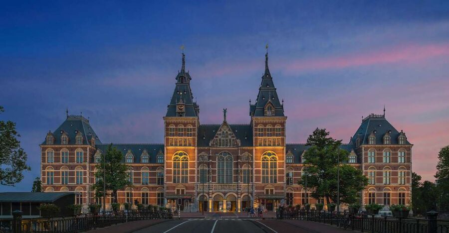 Amsterdam: Guided Rijksmuseum Tour in Spanish - What the Van Gogh Museum and Volendam references mean