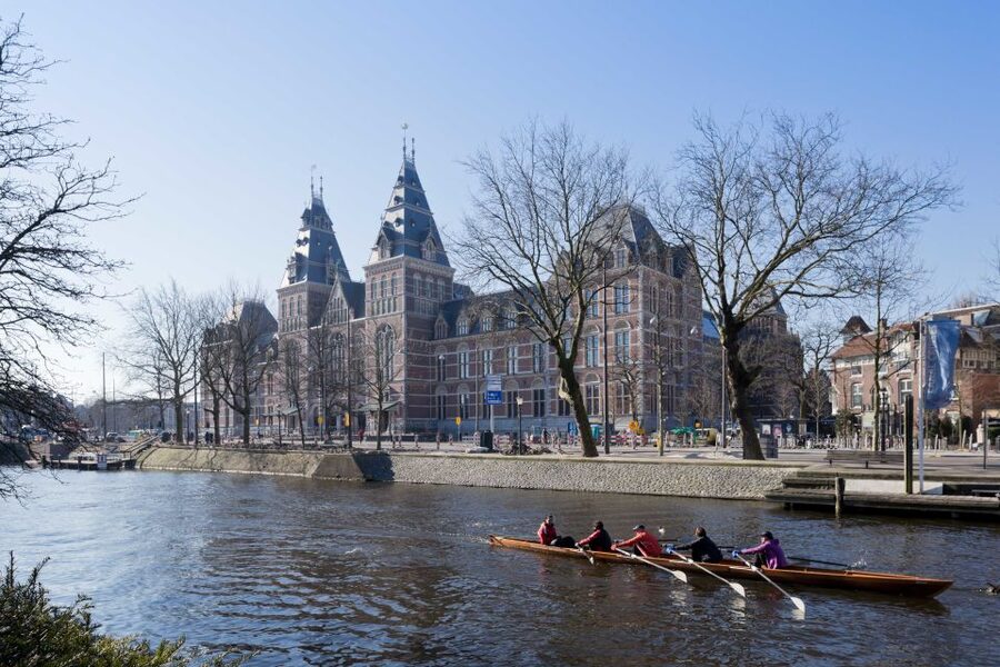 Amsterdam: Guided Rijksmuseum Tour in Spanish - Meeting your guide at Stadhouderskade