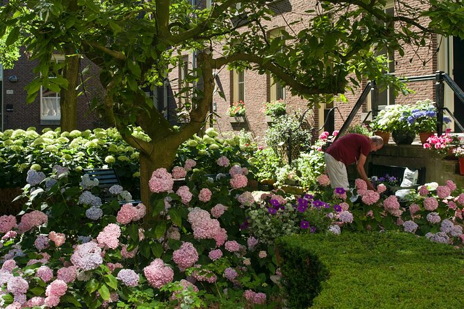 Amsterdam: Hidden Gems Walking Tour in German - Noorderkerk and a useful apple pie tip