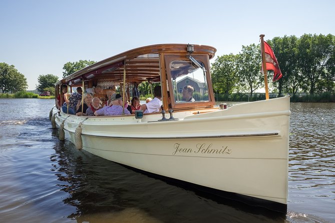 Amsterdam: High Tea Cruise - Boat comfort, windows, and taking photographs
